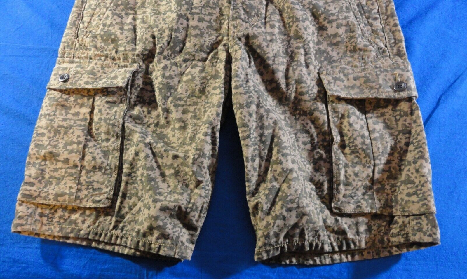 NEW LEVIS BROWN GREEN CAMO BELOW WAIST & KNEE RELAXED FIT CARGO SHORTS WAIST 32