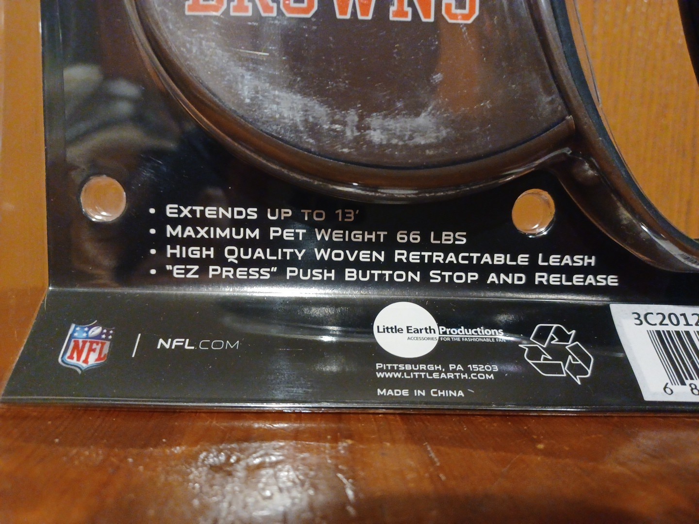 CLEVELAND BROWNS Retractable Pet Leash
