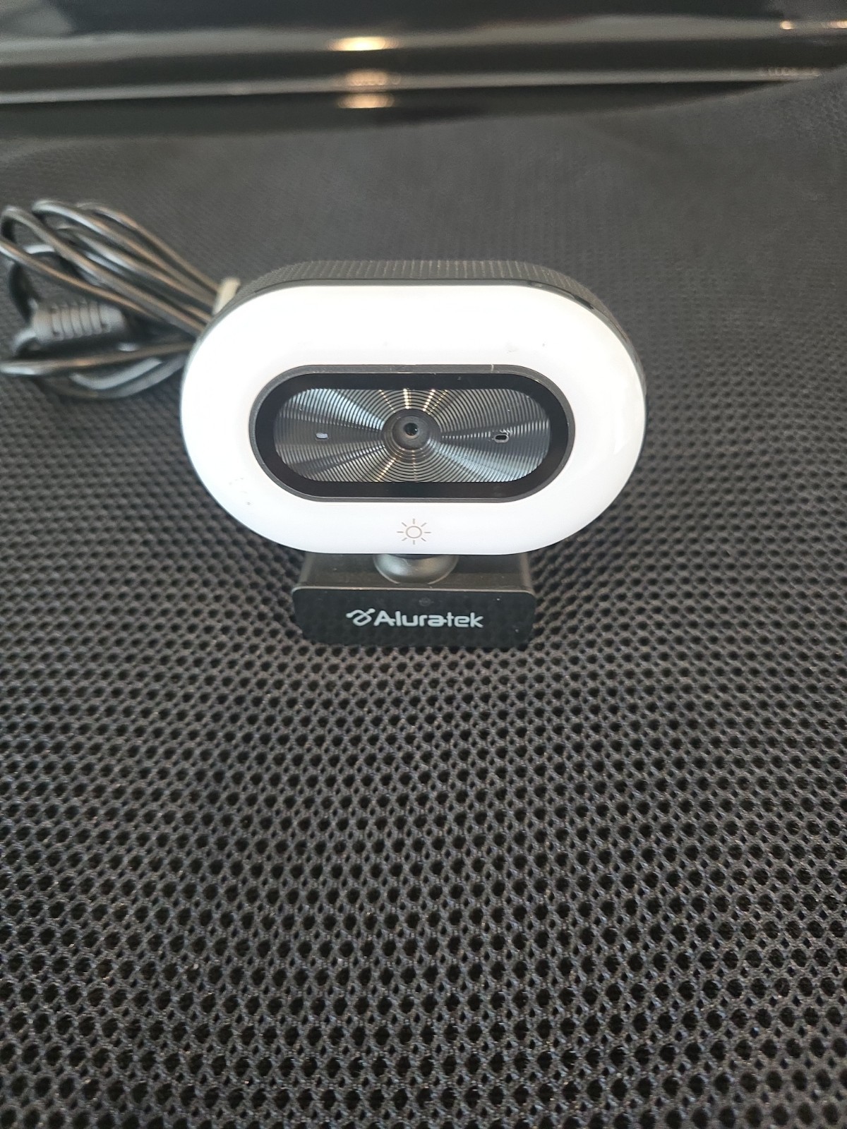 Aluratek LIVE 1080p HD Webcam with Ring Light & Autofocus - Model AWCL05F