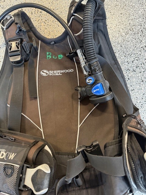 Sherwood Buoyancy Compensator Device (BCD) – Shadow model