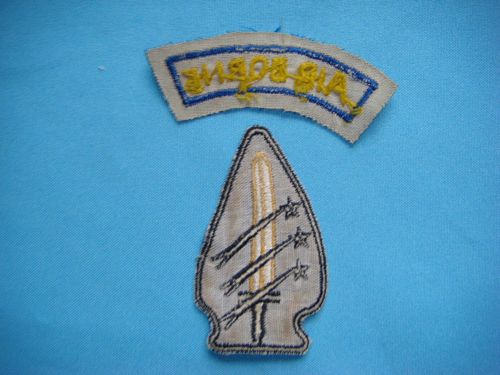 VIETNAM WAR 2 US TAB + AIRBORNE PATCH