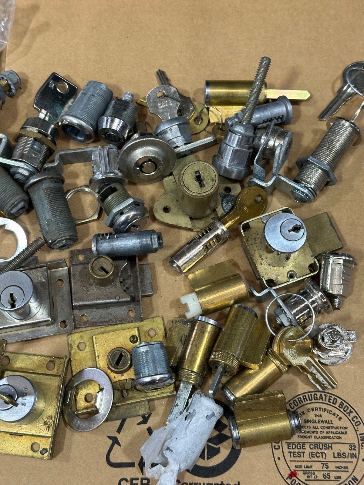 LOCKSMITH LOT - DRAWER CABINET CYLINDERS, CAM LOCKS, ETC