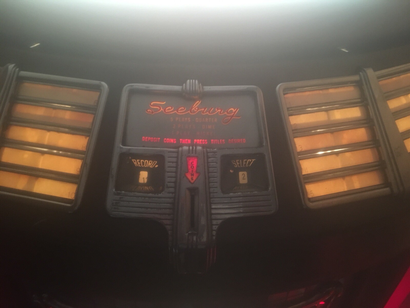 1947 Seeburg Jukebox. "Trashcan"