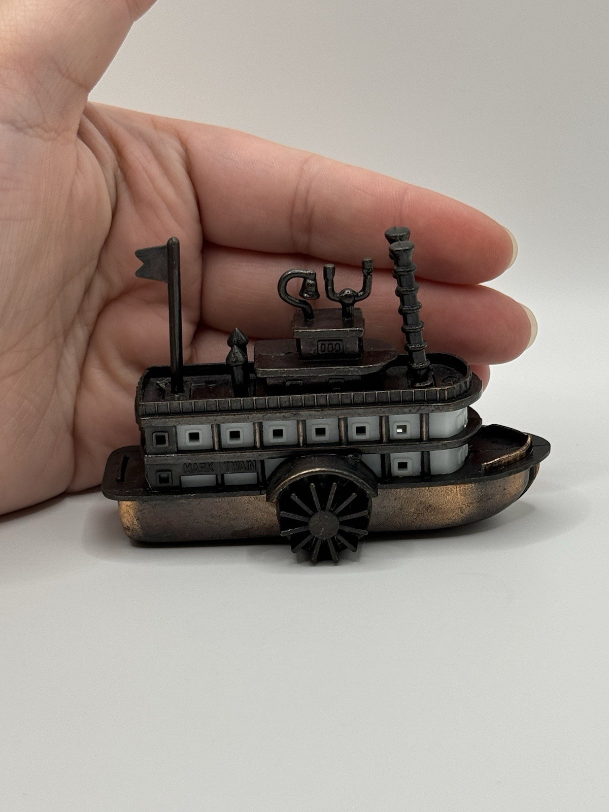 Vintage Mini Model Die Cast Mark Twain Steam Boat Figurine Pencil Sharpener ***