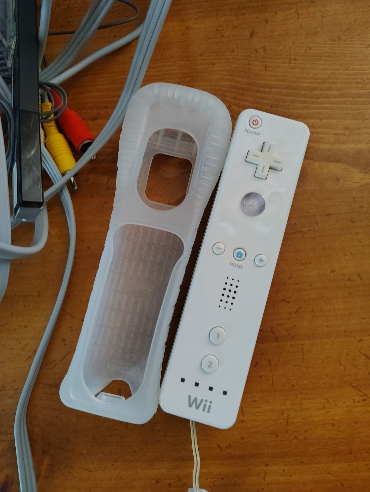 Nintendo Wii Bundle White, One Wiimote, Sensor, Cords and a Stand RVL-001