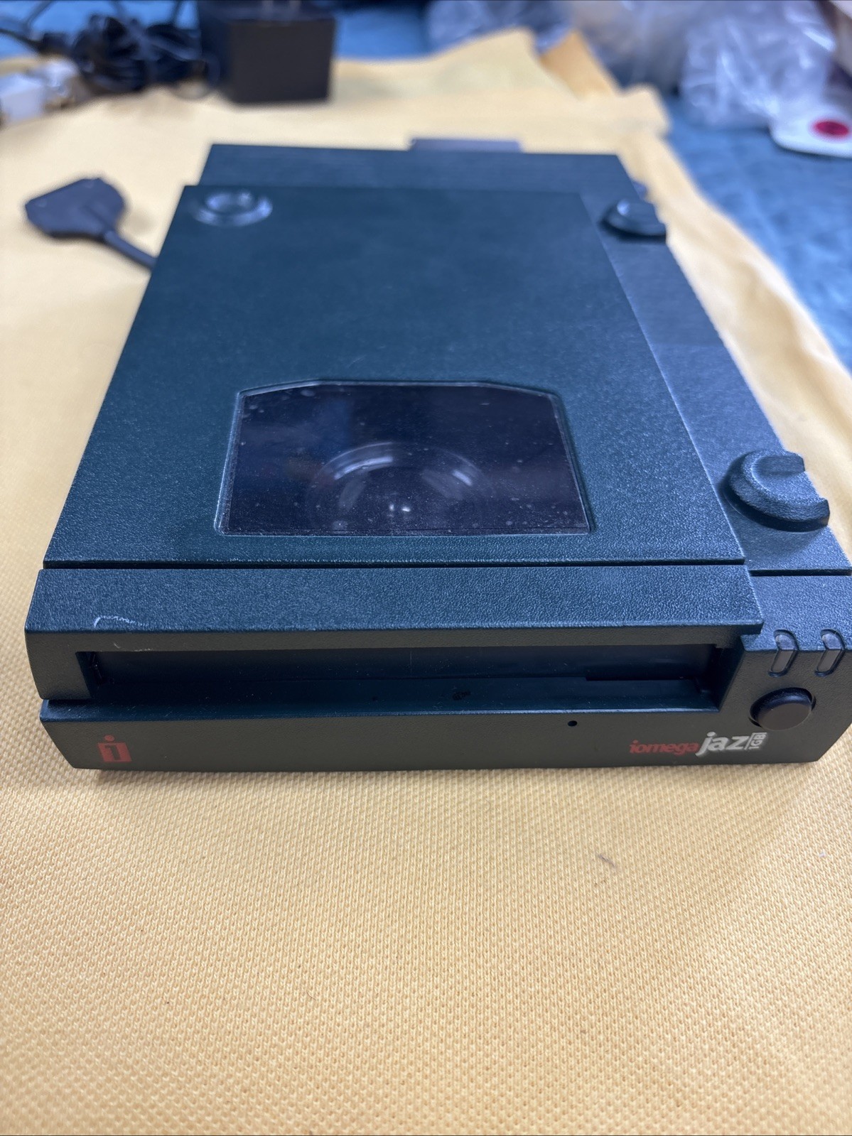 Iomega Jaz Drive V1000S External SCSI Storage 1GB Vintage Untested, No Cords