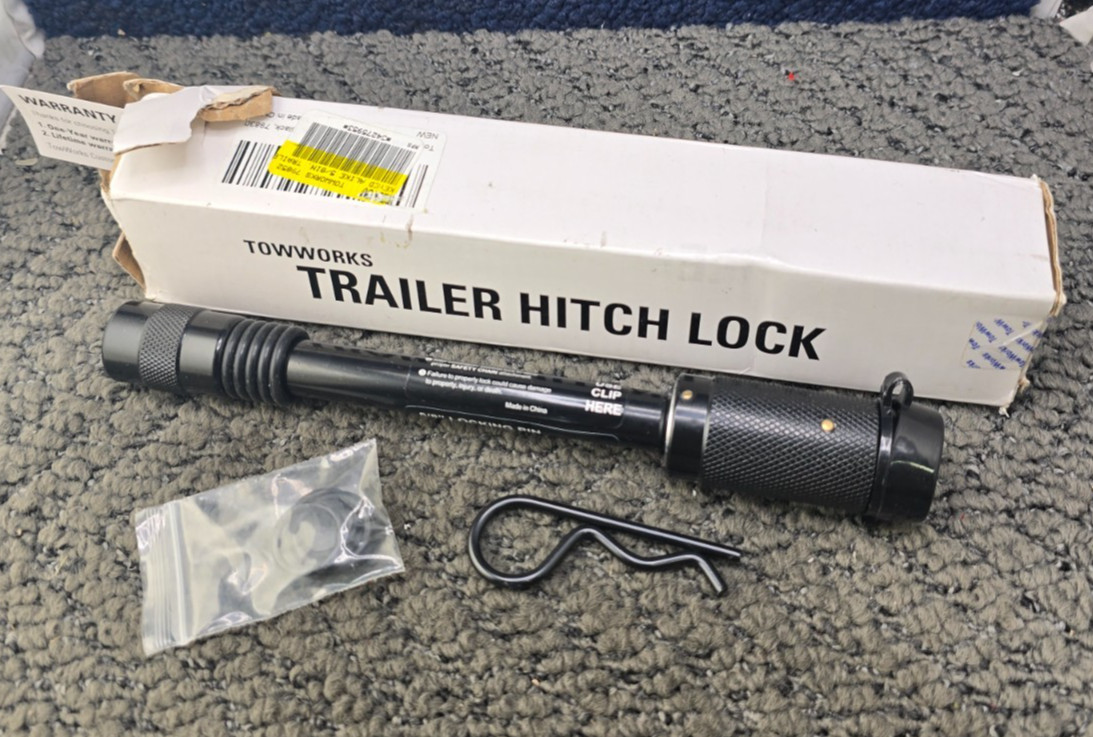 (QTY 2) TowWorks 79852 5/8" Keyed Alike Adjustable Trailer Hitch Lock Black