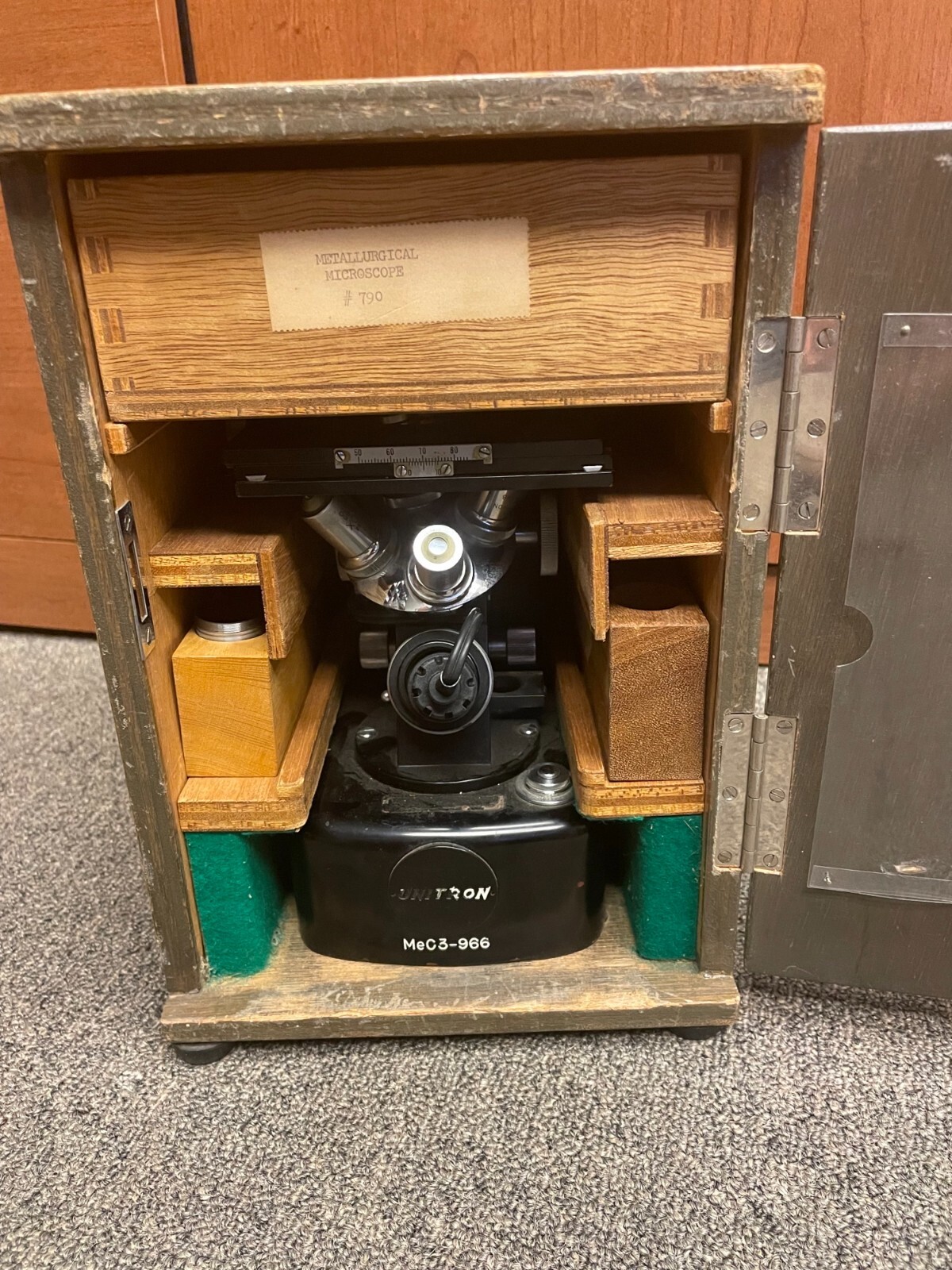 1970’s vintage Unitron inverted metallurgical microscope Mec3-966 in box