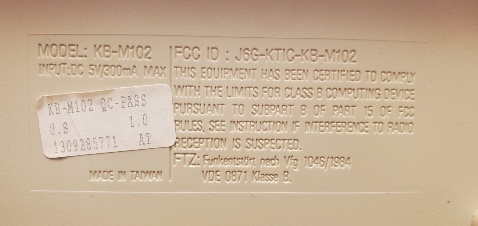 VINTAGE Keyboard KB102M