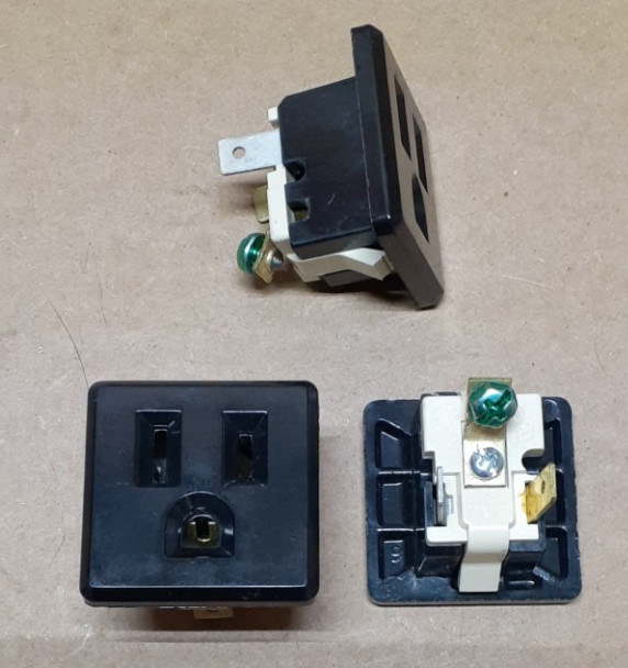 COOPER PANRL MOUNT PLUG ADAPTER, 15A-125V - Lot of 3