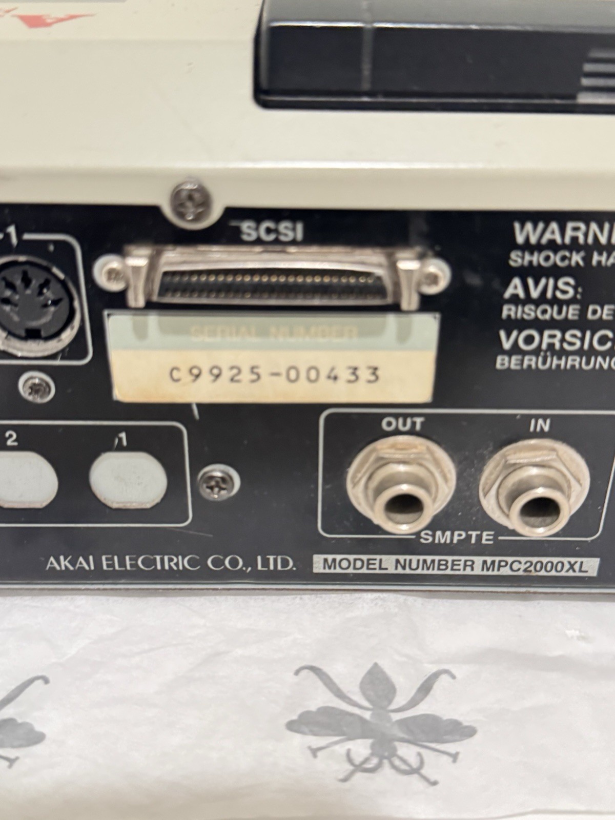 Akai MPC2000XL Sampler & Sequencer Beige 16 Pads MIDI SCSI With Extra Upgrades