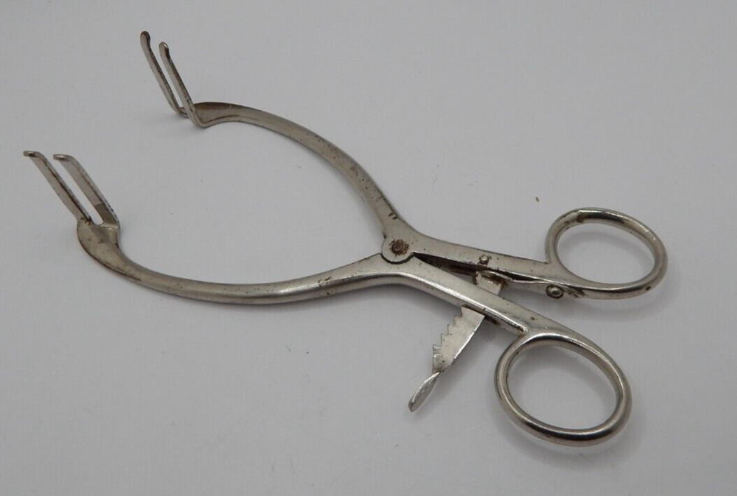 Vtg Self-Retaining Retractor Prongs