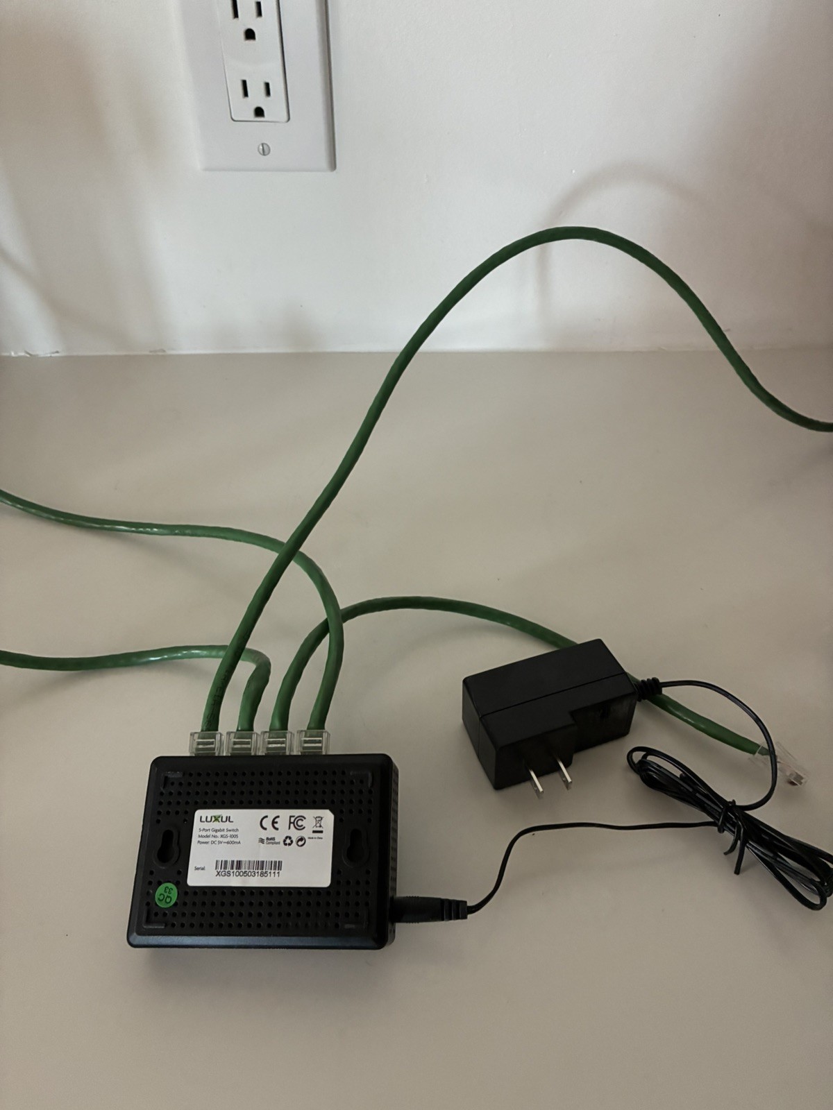 Luxul XGS-1005 5-Port Gigabit Desktop Switch with Power Adapter