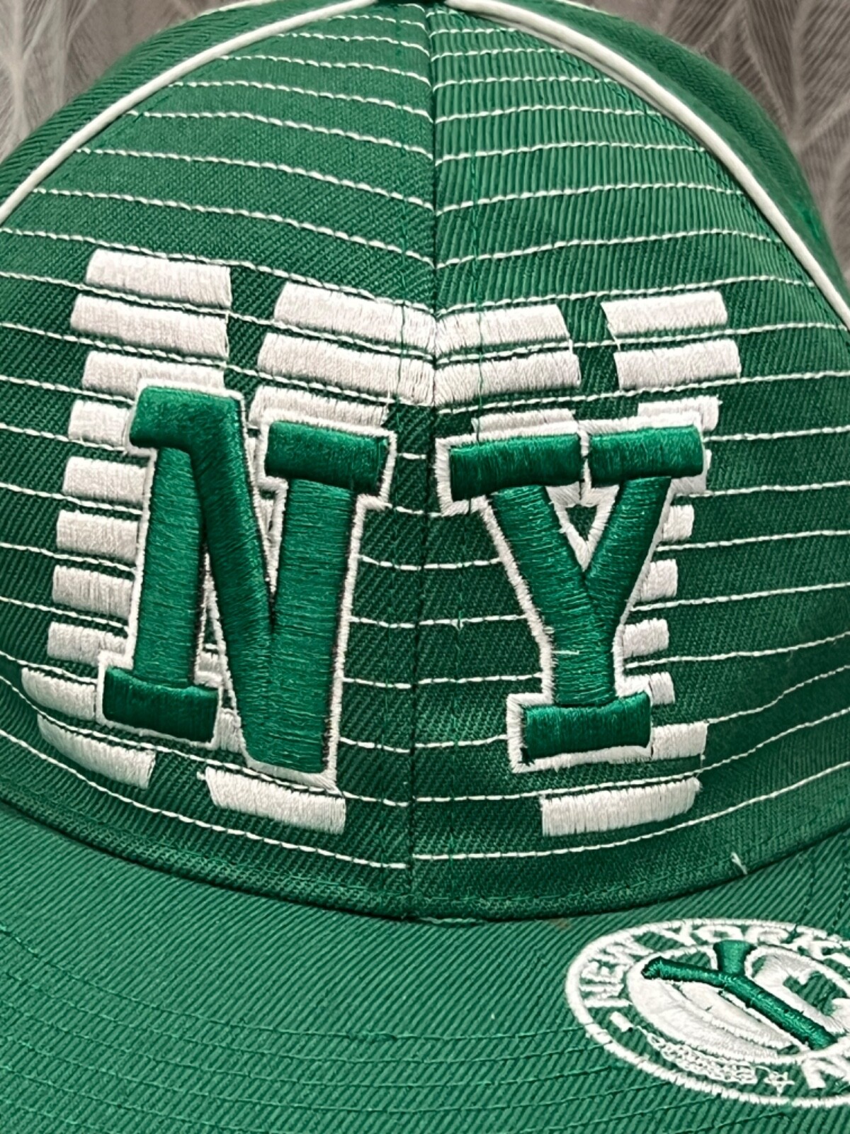 New York NY St. Patricks Green Fitted 7  1/8 Hat Cap w White embroidery Fitted