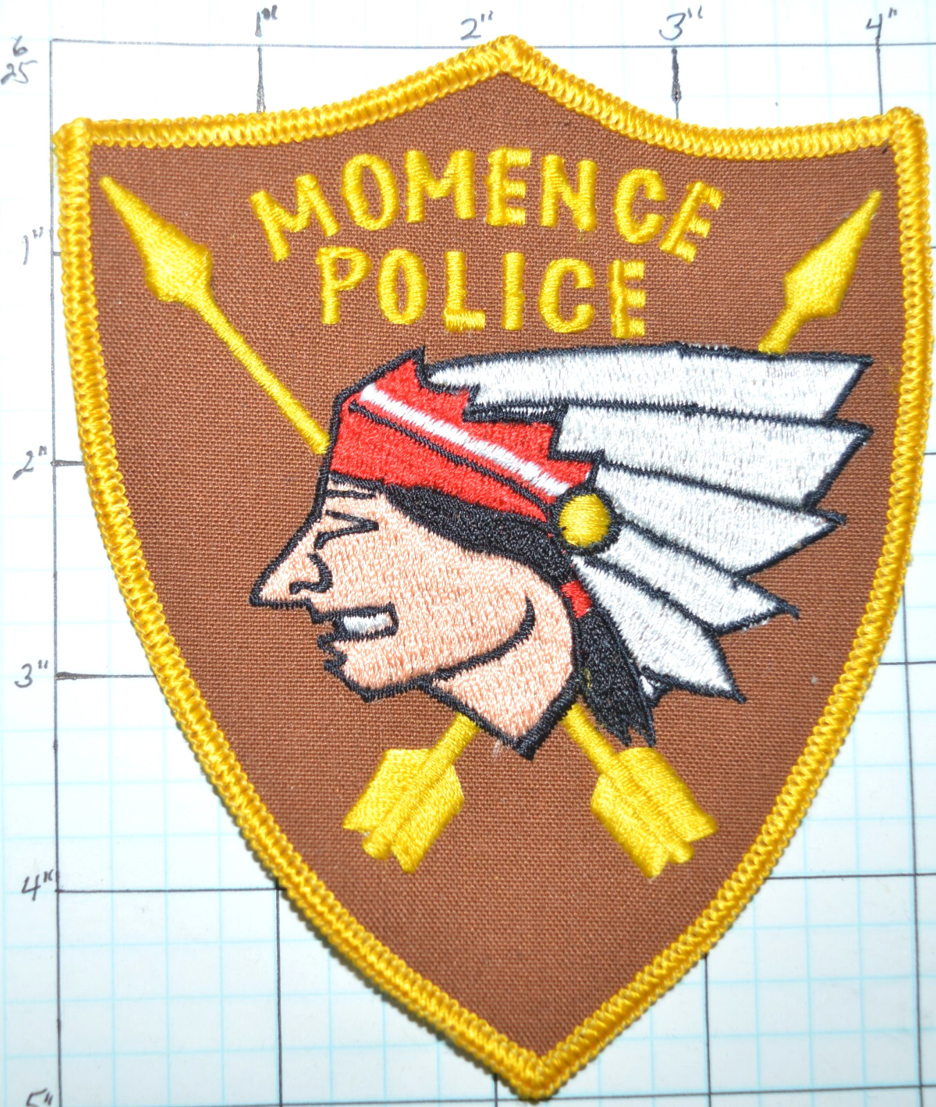 ILLINOIS, MOMENCE VINTAGE POLICE DEPT PATCH