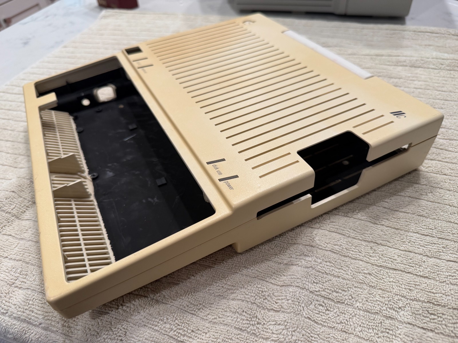Apple IIc A2S4100 Plastic Shell only.