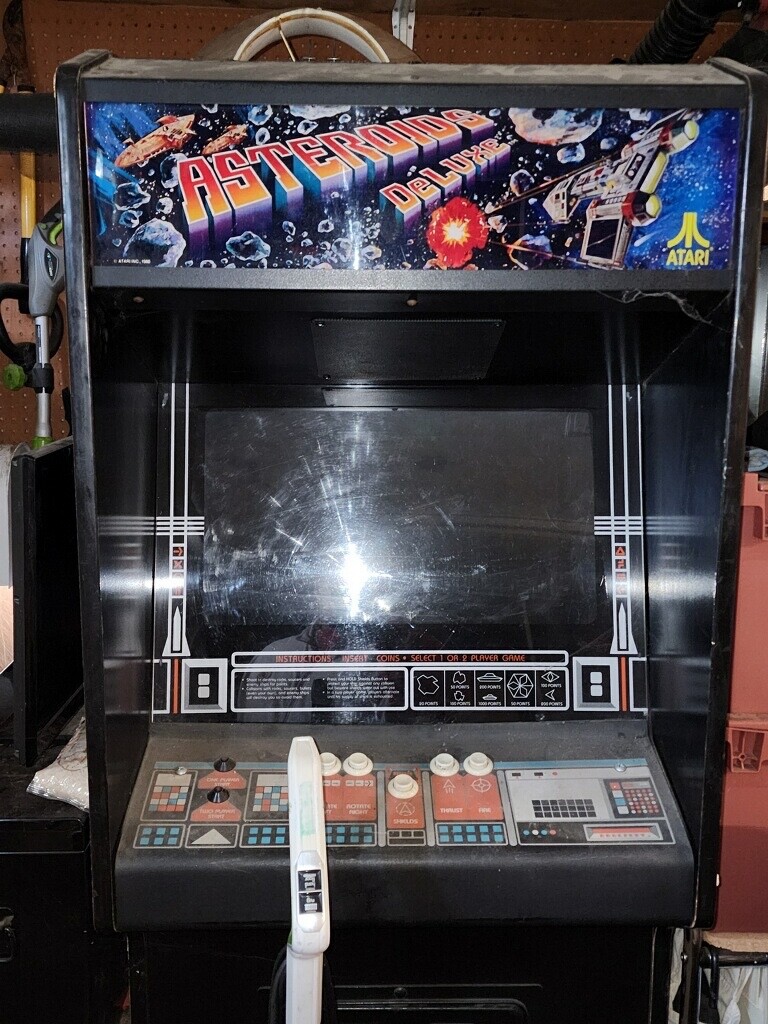 VINTAGE ATARI ARCADE MACHINE ASTEROIDS DELUXE GAME RARE COLLECTIBLE 