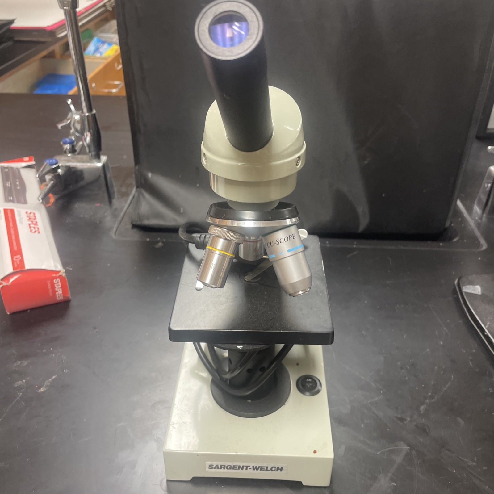 Sargent- Welch microscope 3 Objectives 5x,10x And 40x