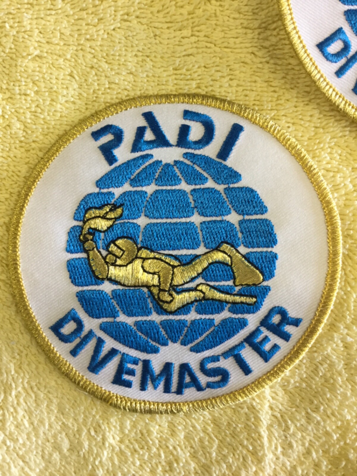 PADI DIVEMASTER SCUBA PATCH - 5 TOTAL PATCHES - AS PICTURED