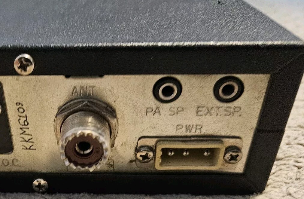 Realistic TRC-469 CB Radio Working