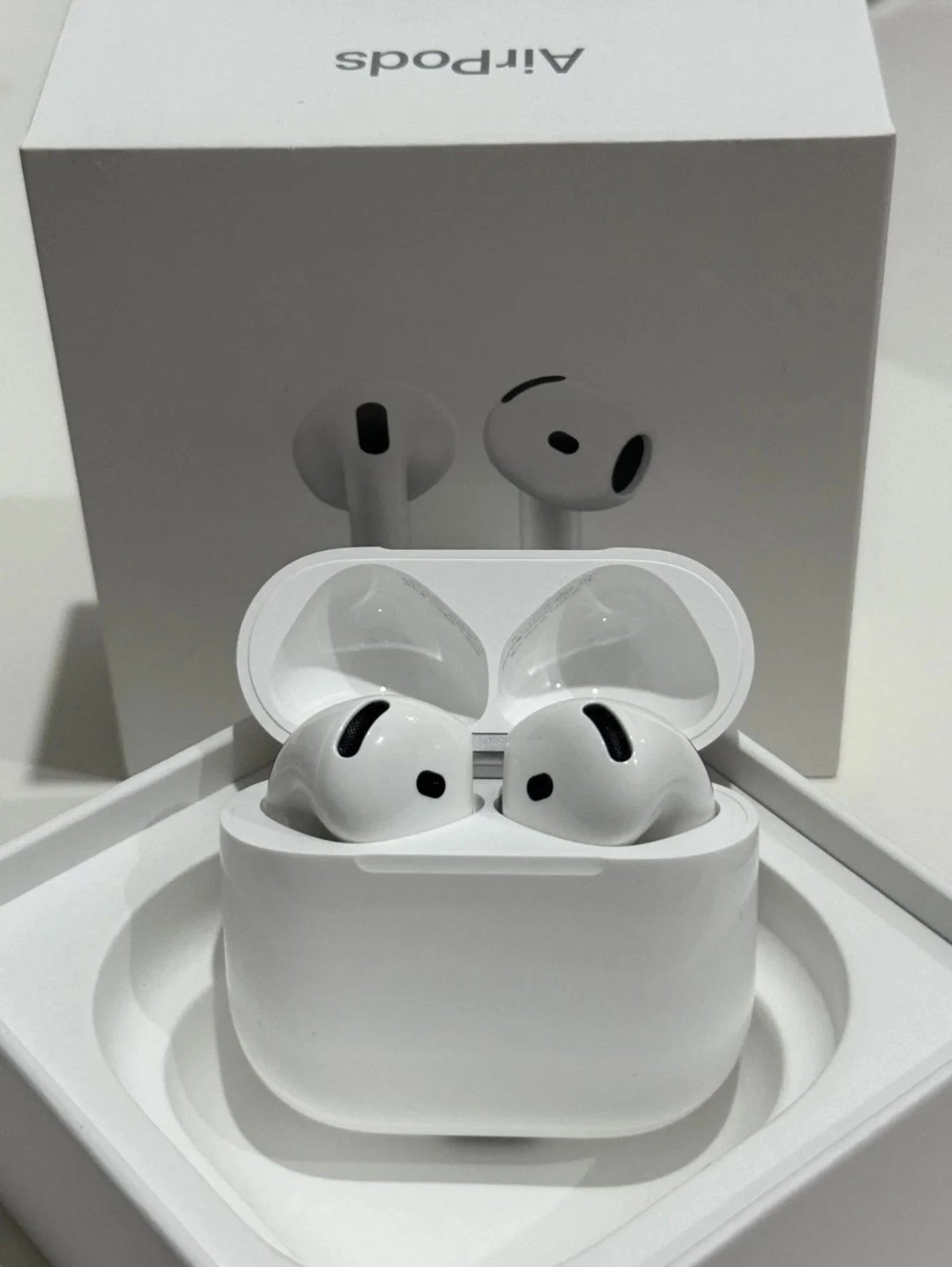 Apple Airpods 4th gen With Active Noise Cancellation + Cable