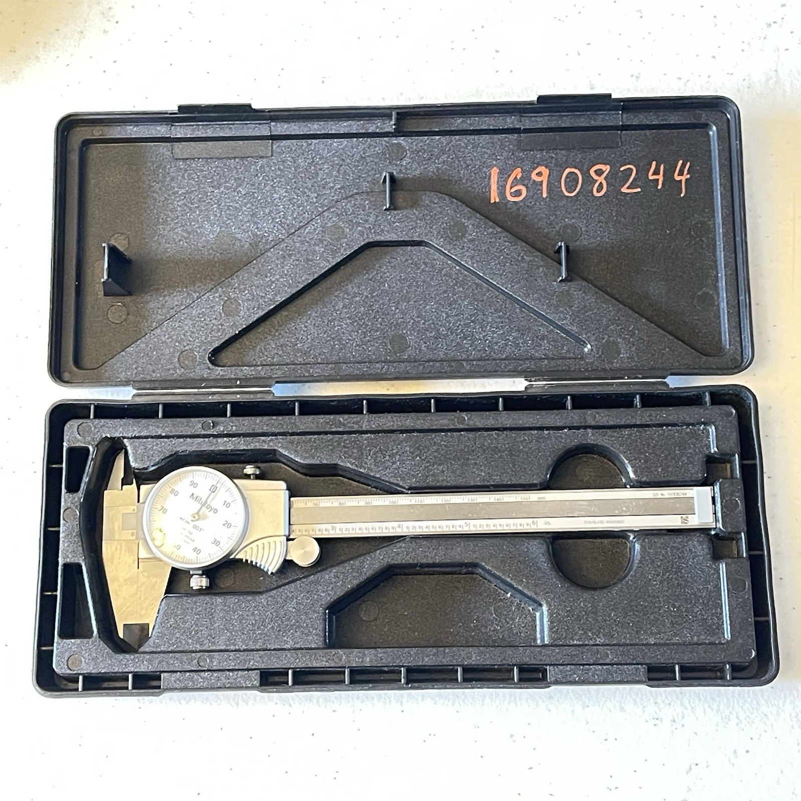 Mitutoyo Dial Caliper 6" Calibrated 505-742J .001" 6” With Case Gently Used