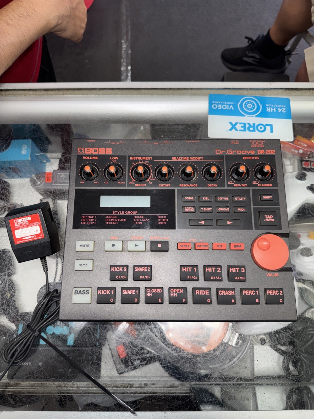 BOSS DR-202 Dr. Groove Vintage Drum Machine Sequencer Lo-Fi Hip Hop Beatmaker