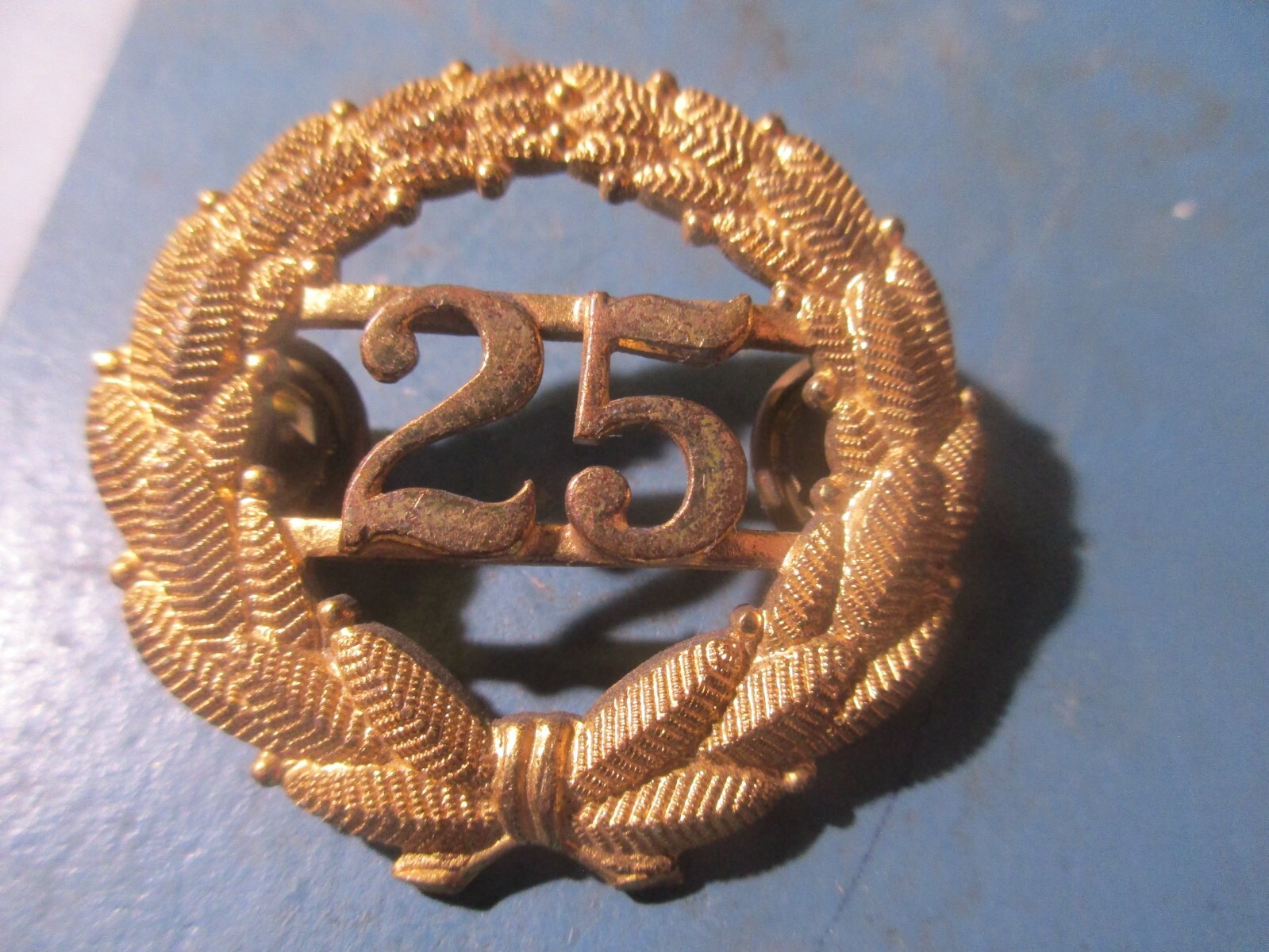 Militaria - 25th Division Brass Hat Badge