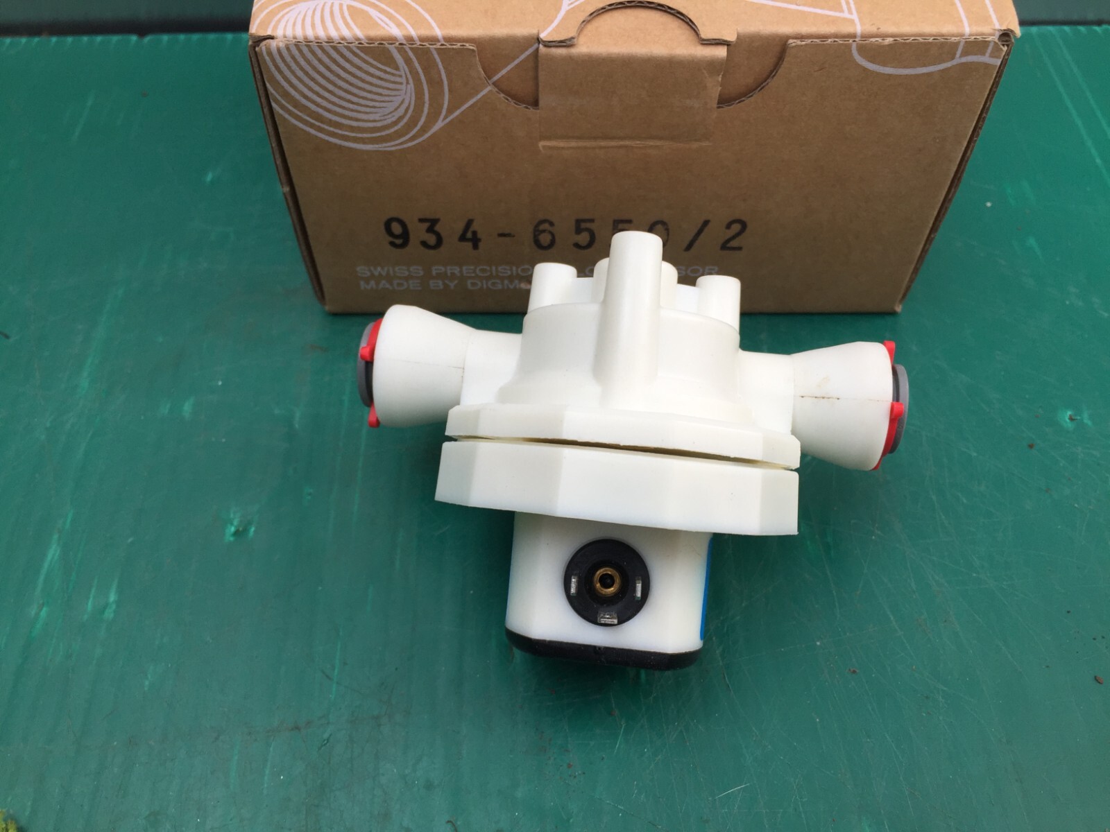 Fetco 57081 Flowmeter with Mounting Screw b