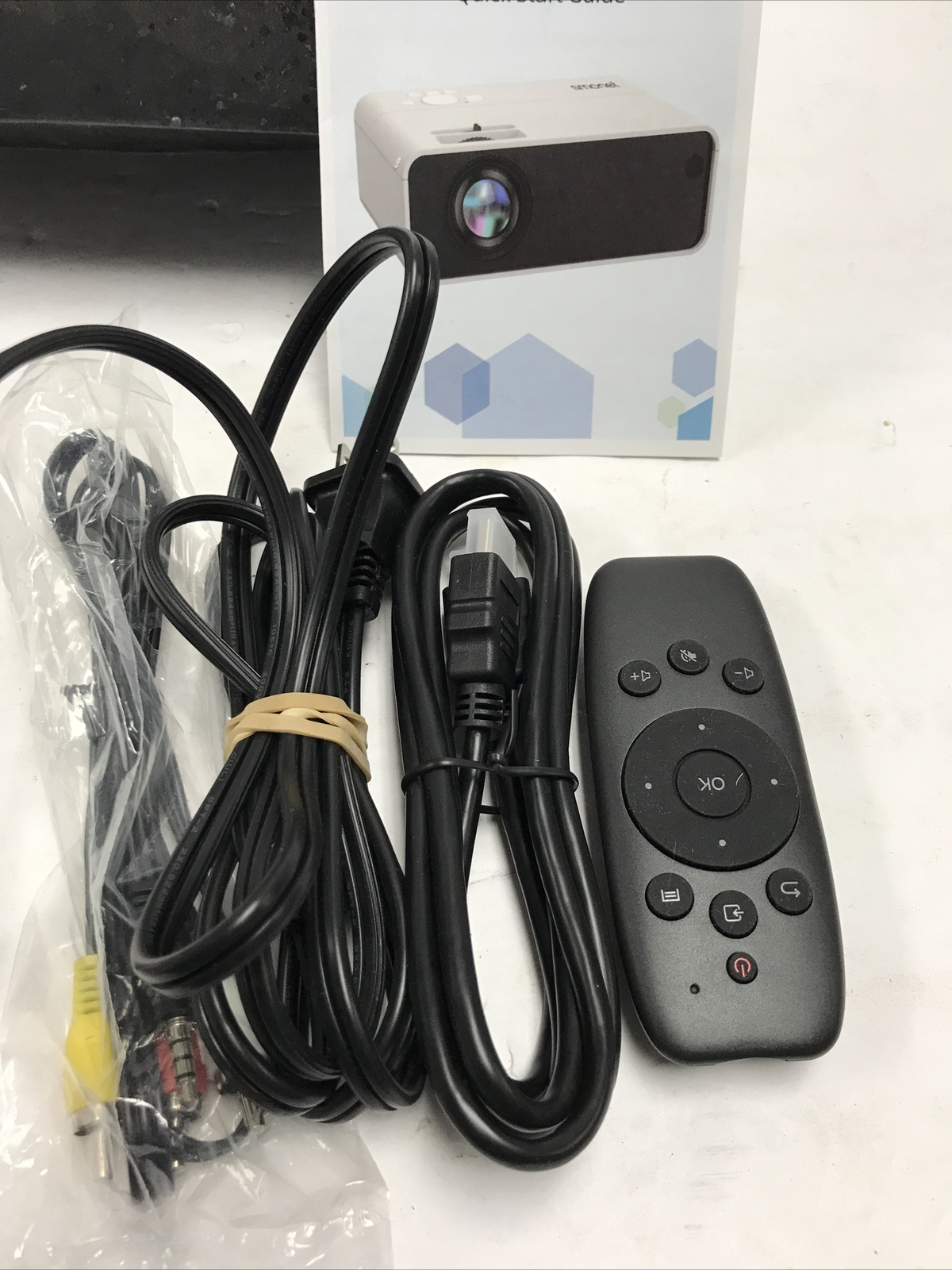 PORTABLE PROJECTOR - SMONET Mini Model M8-D