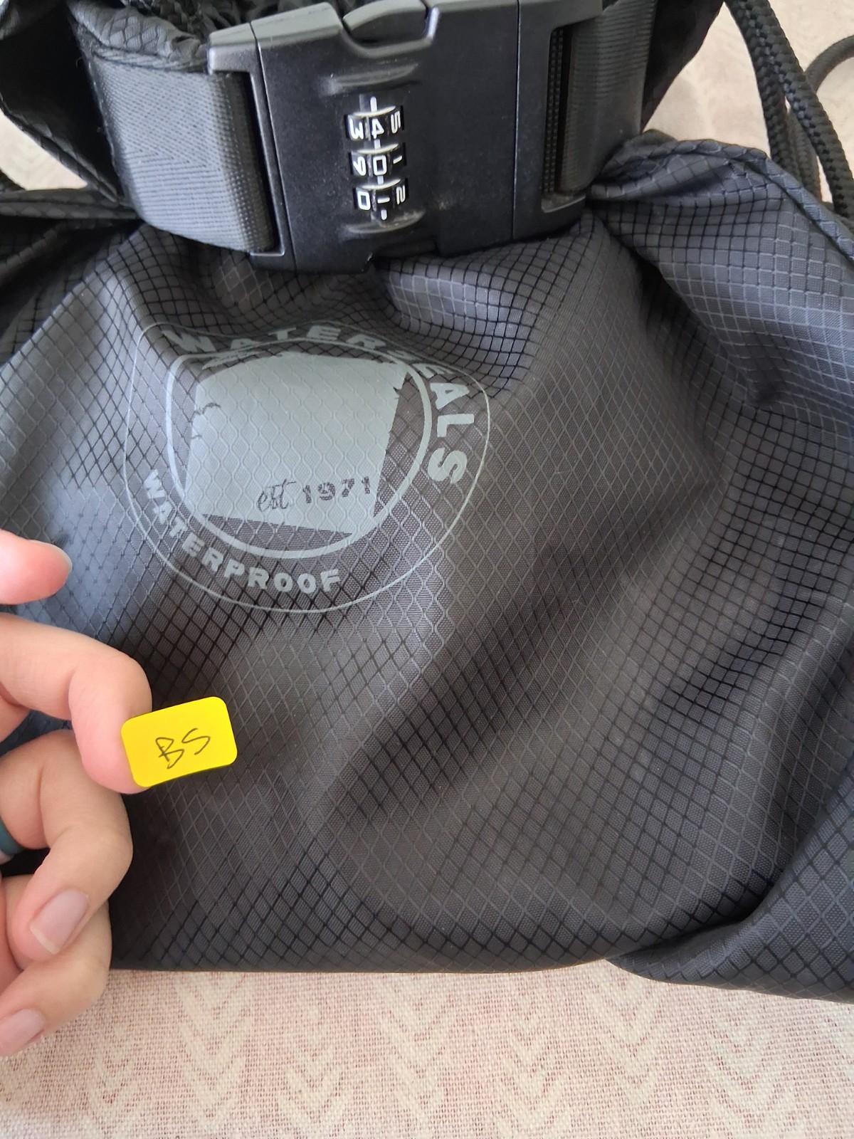 Lewis N. Clark Waterseals Water Resistant Locking Beach Bag