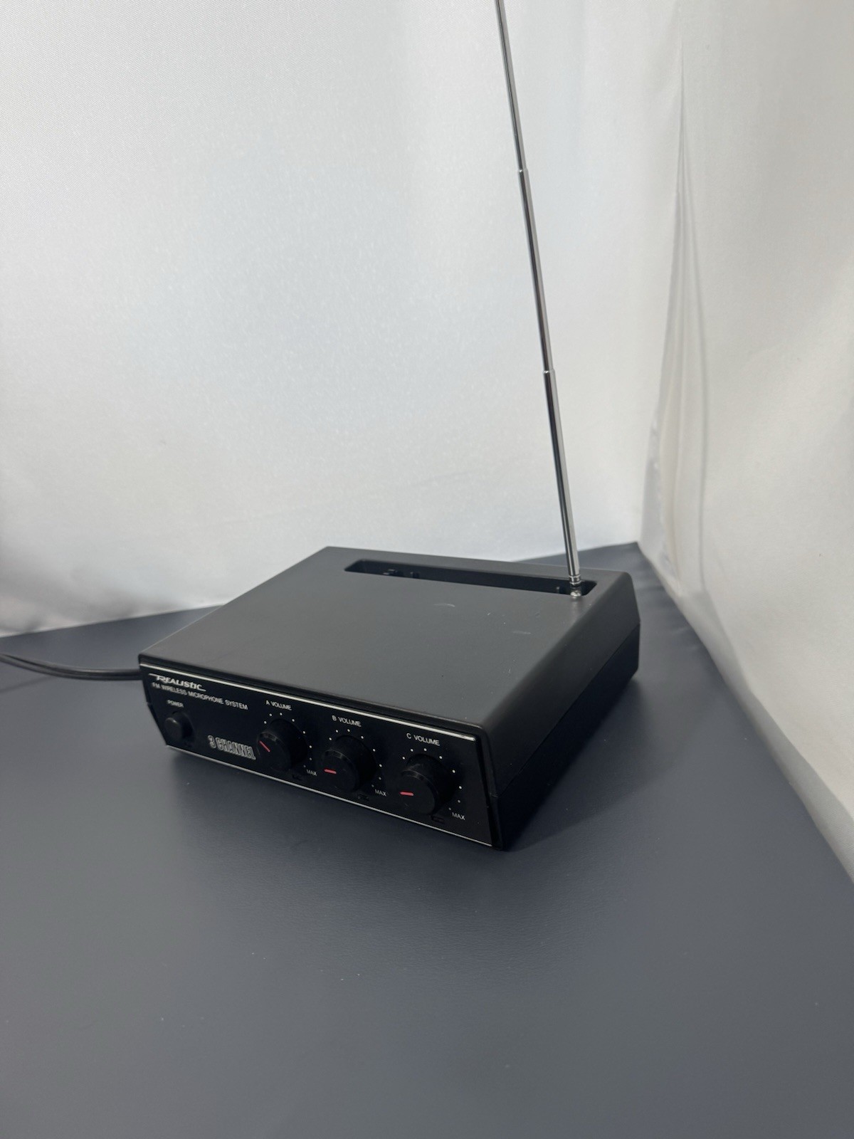 Realistic FM Wireless Three Channel Microphone System Model 32-1228