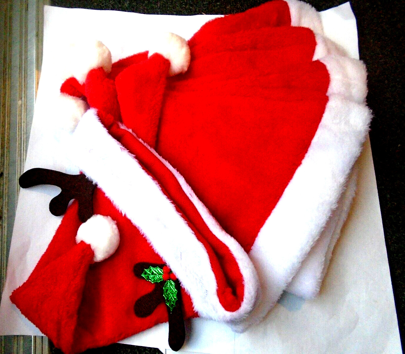 Christmas Santa Hat Adult SizeXmas Holiday 4 Plain & 1 Reindeer Hat-5 Hats Total