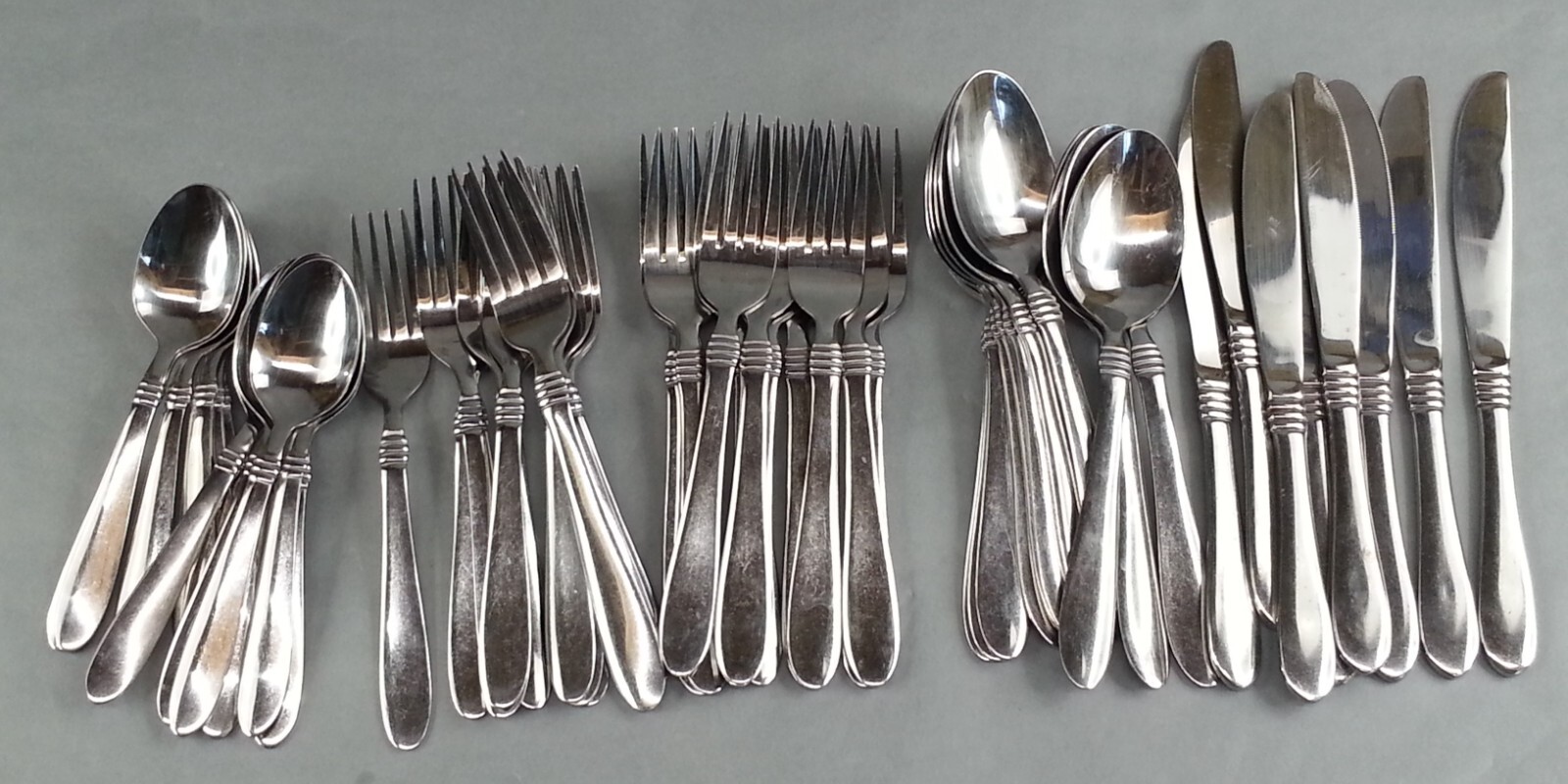 54 Piece Oneida Butler Pattern Stainless Steel Flatware Set Forks Spoons Knives