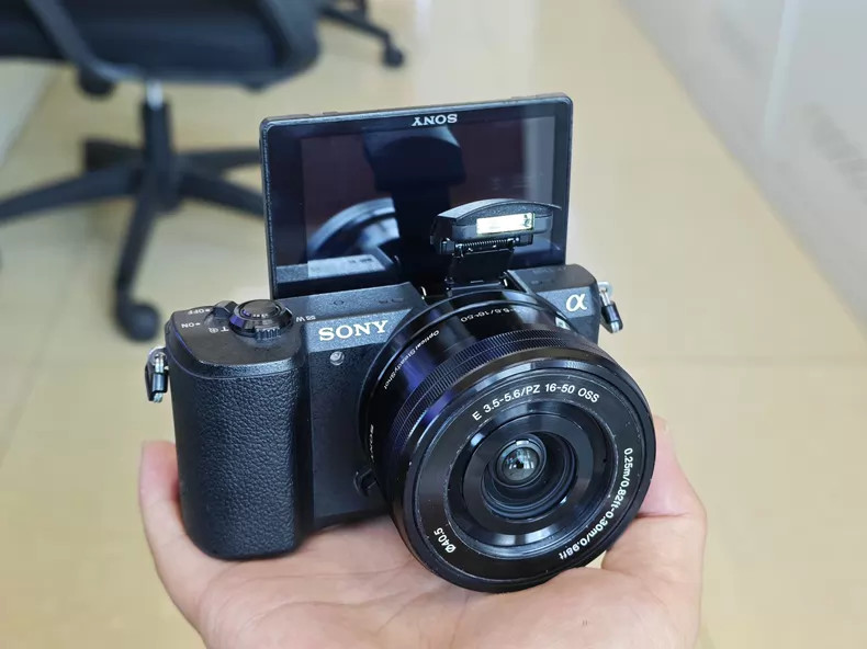 Sony Alpha a5100 Mirrorless Digital Camera with 16-50mm Lens (Black) English