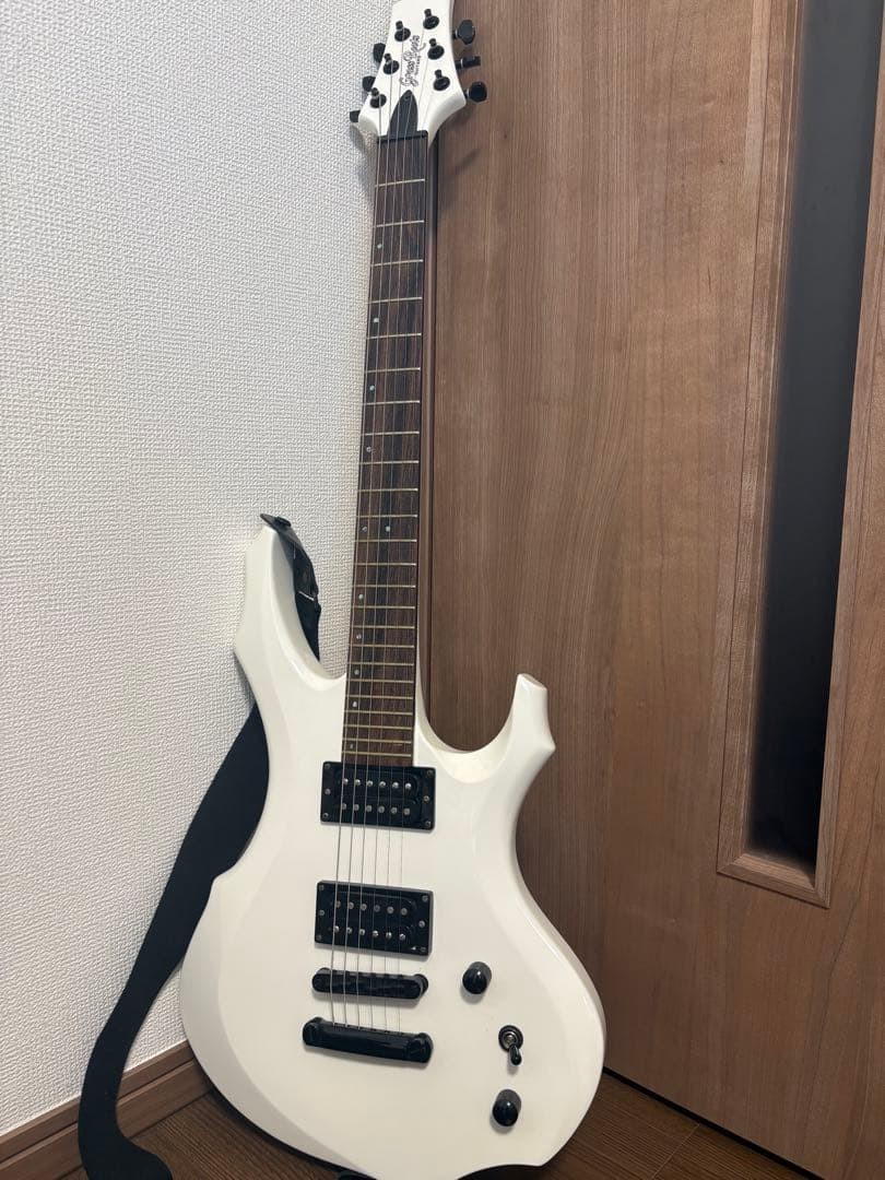 GrassRoots Electric Guitar White