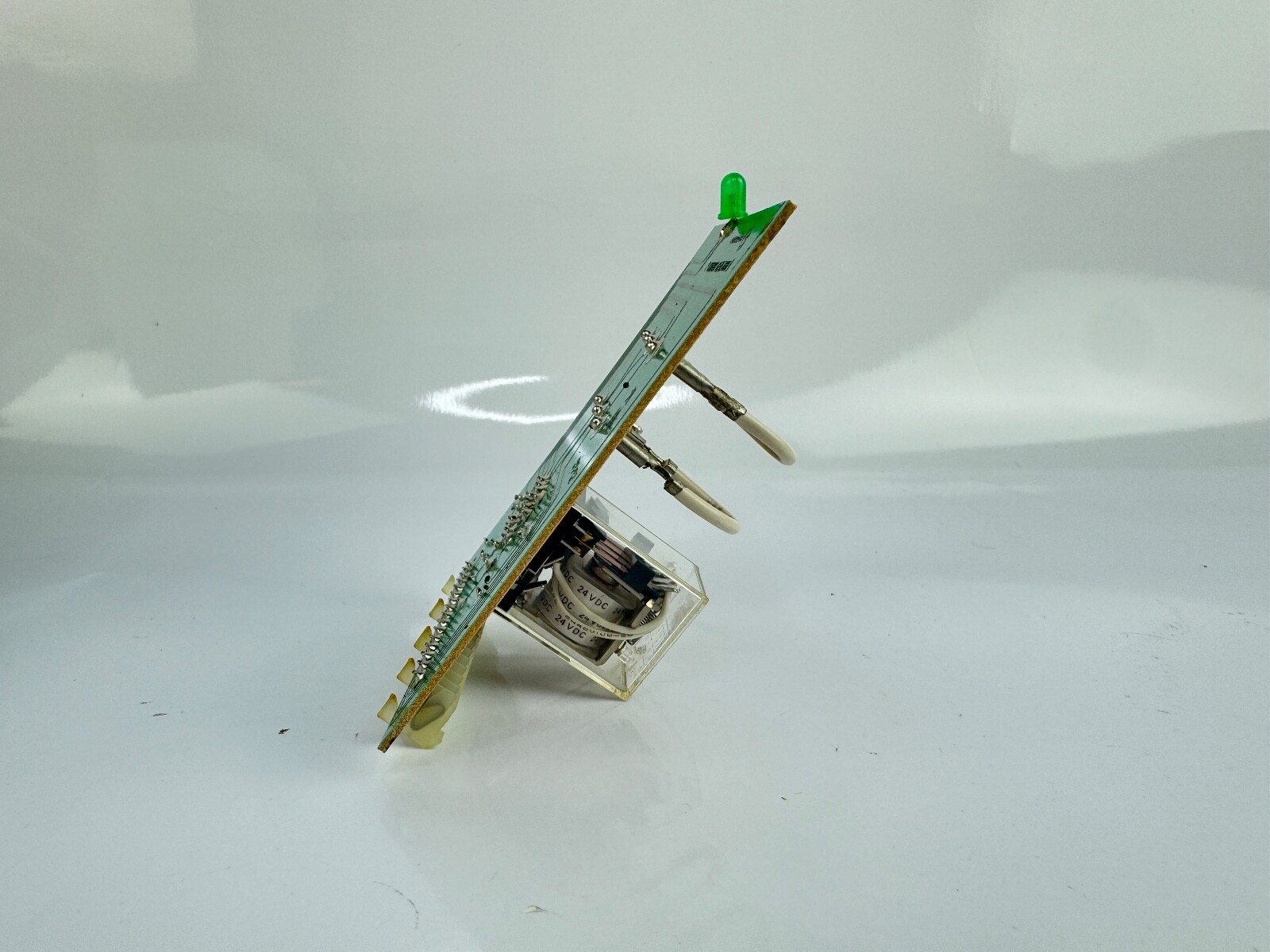 Edwards 5703B-301 Auxillary Relay Module
