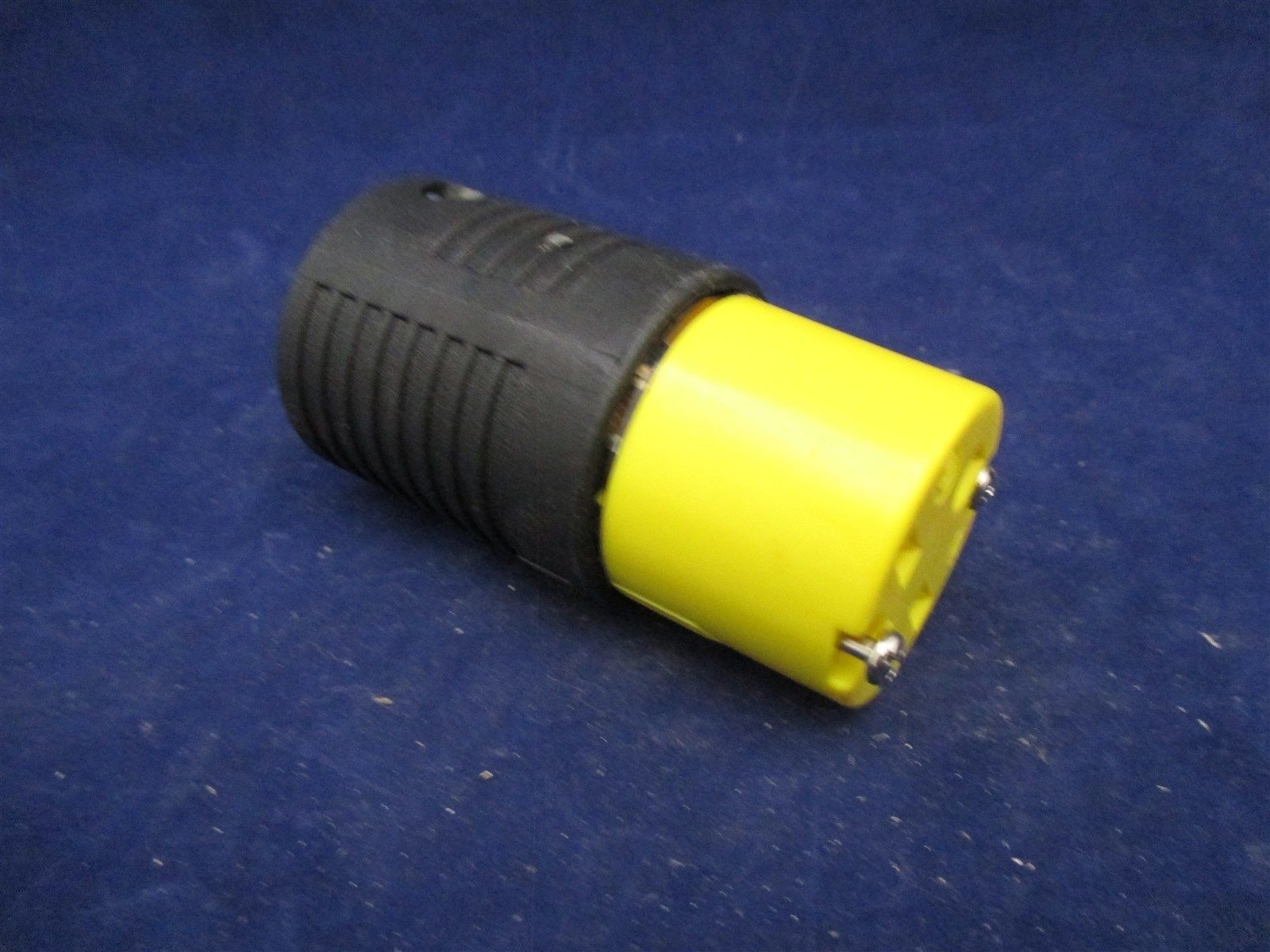 Pass & Seymour 5669-X Yellow Connector new