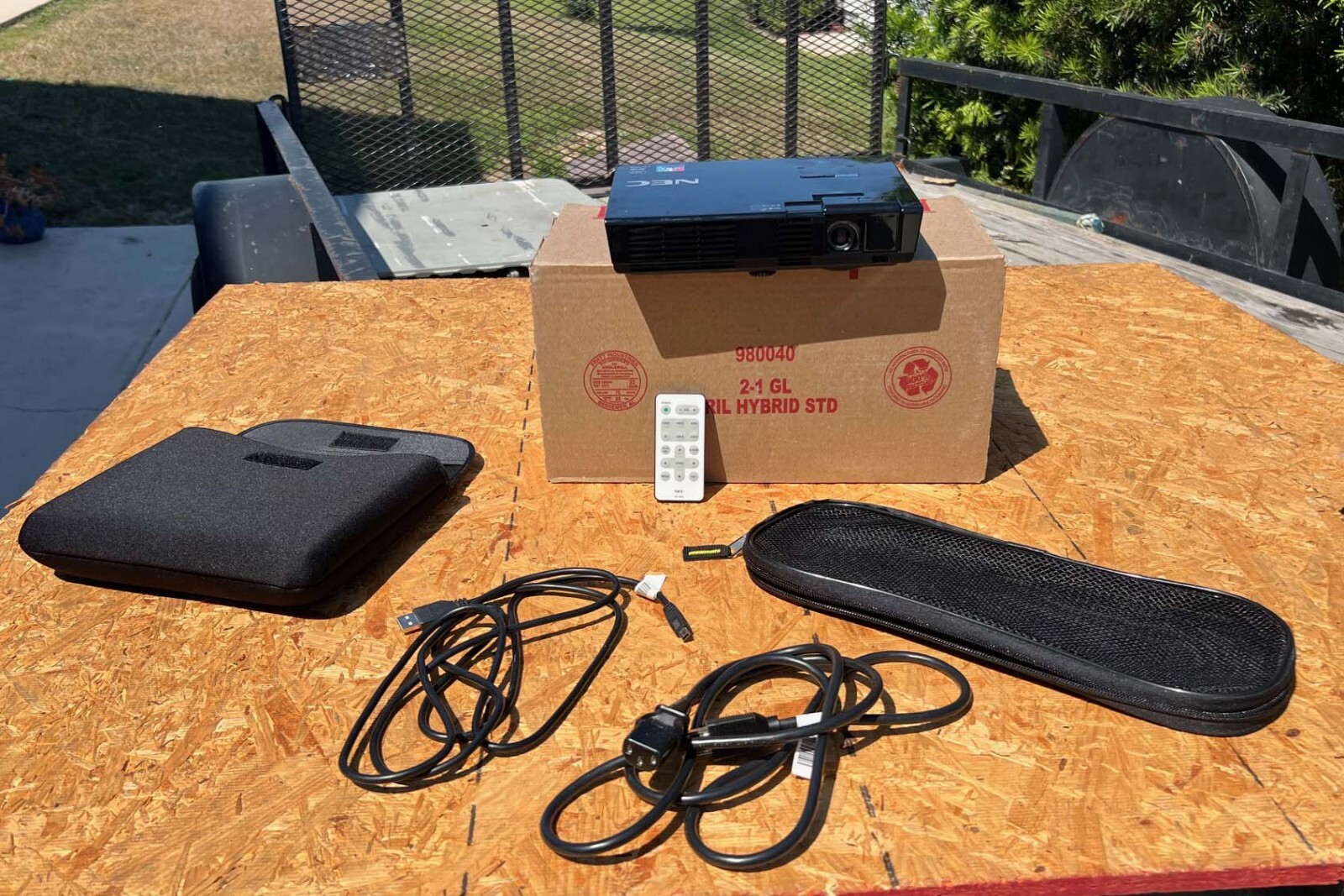 NEC NP-L50w LED Mobile Projector w Remote & Manual