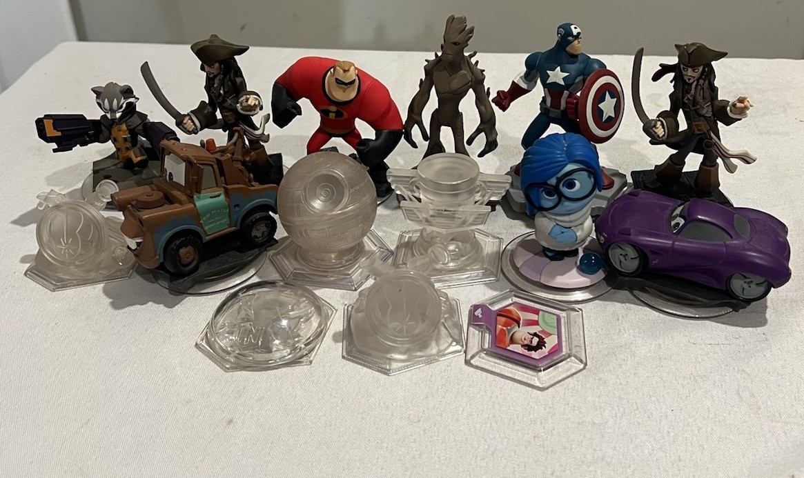 Disney Infinity Lot Cars Incredibles Captain America Jack Sparrow Guardians