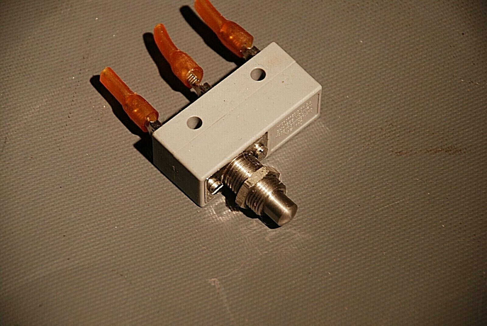 MicroPrecision SPDT Plunger Switch MP110, Precision Push Button, Switzerland NEW