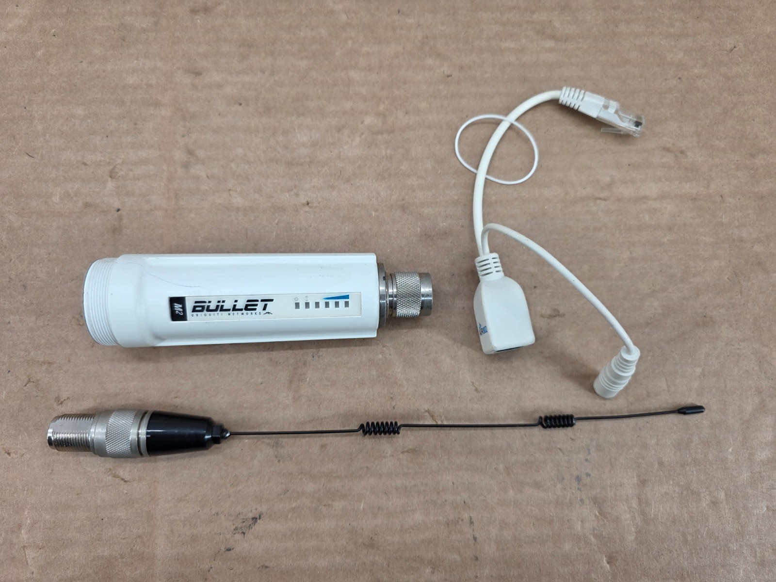 UBiQUiTi BULLET-M2-HP Outdoor Wireless Access Point AirMAX  Ariel  Adapter