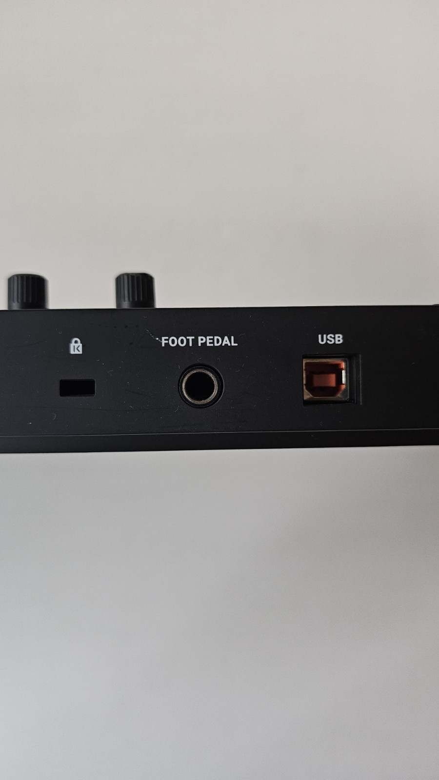 Native Instruments Komplete Kontrol M32 Controller Keyboard( For Parts )