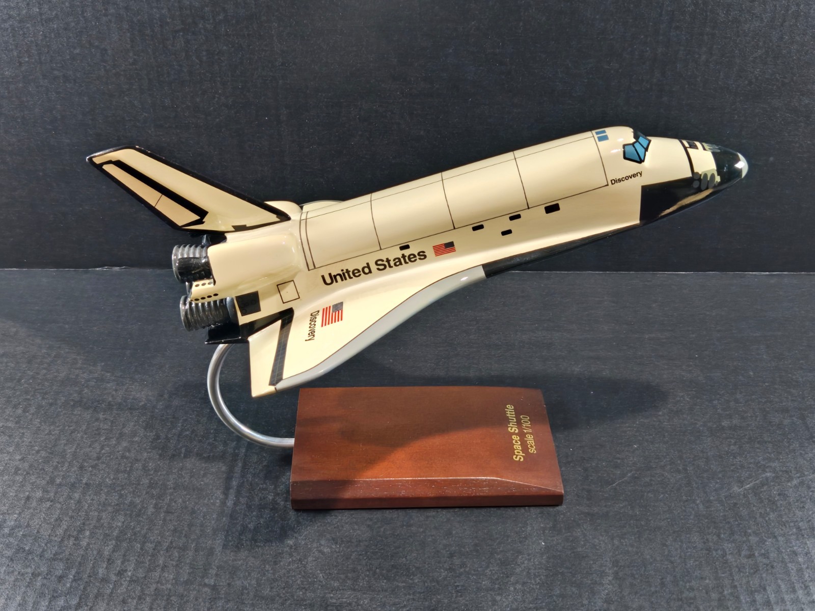 Orbiter Discovery Mahoghany Model