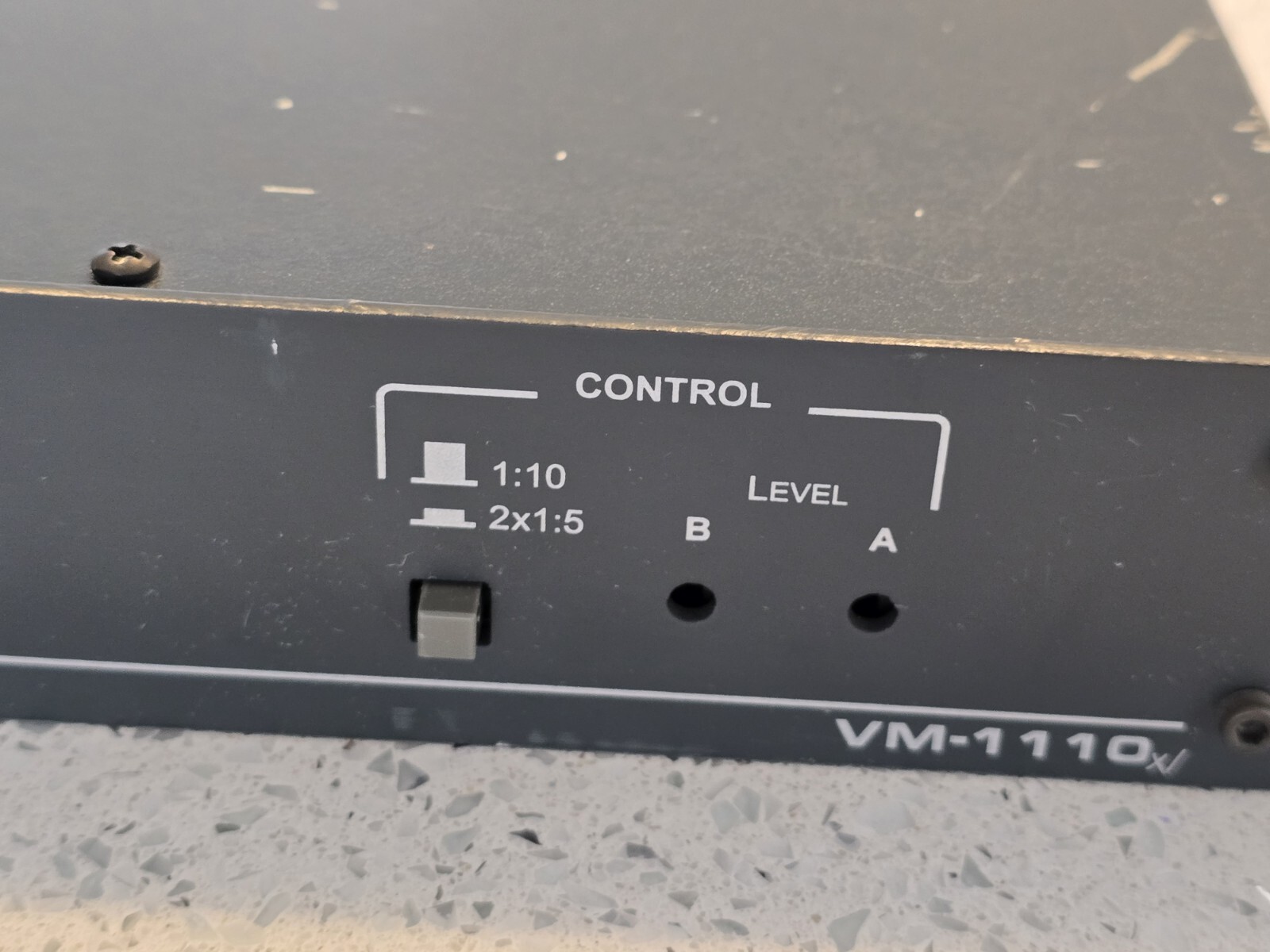 Kramer VM-1110xl 1x10 Balanced Mono Audio Distribution Amplifier XLR Untested