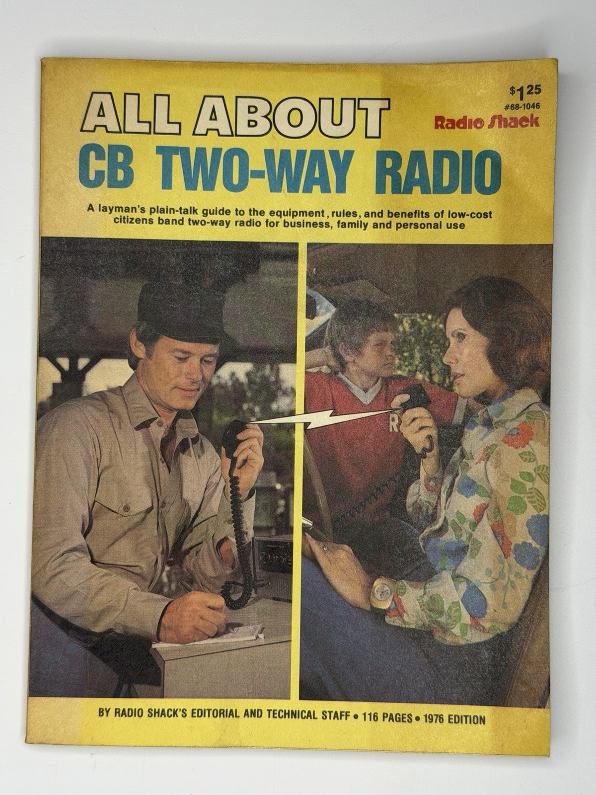 Radio Shack 68-1046 CB Two-Way Radio Handbook Vintage 1976 English
