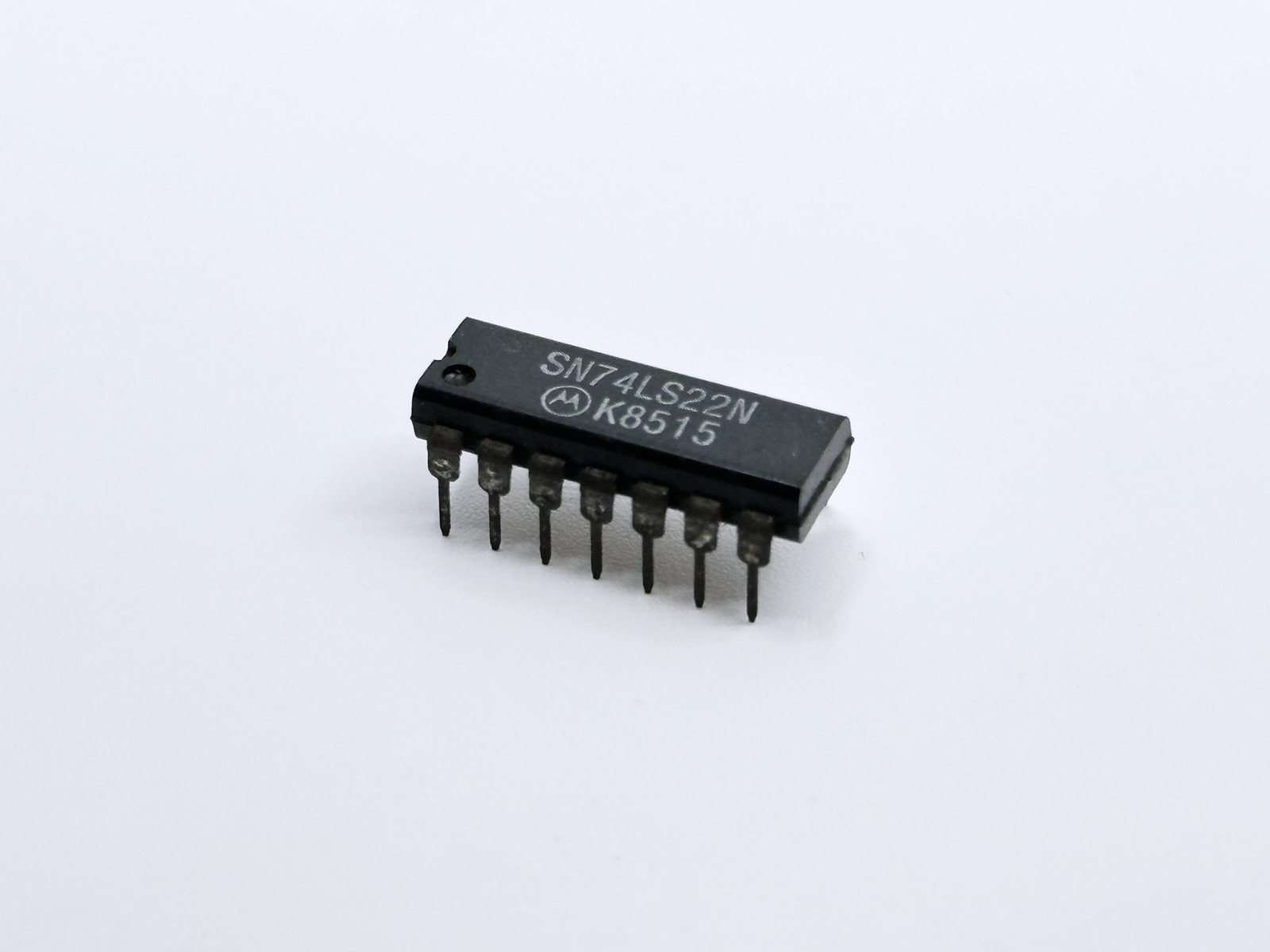 SN74LS22N Motorola Dual 4-Input NAND Gate Open Collector Outputs DIP-14