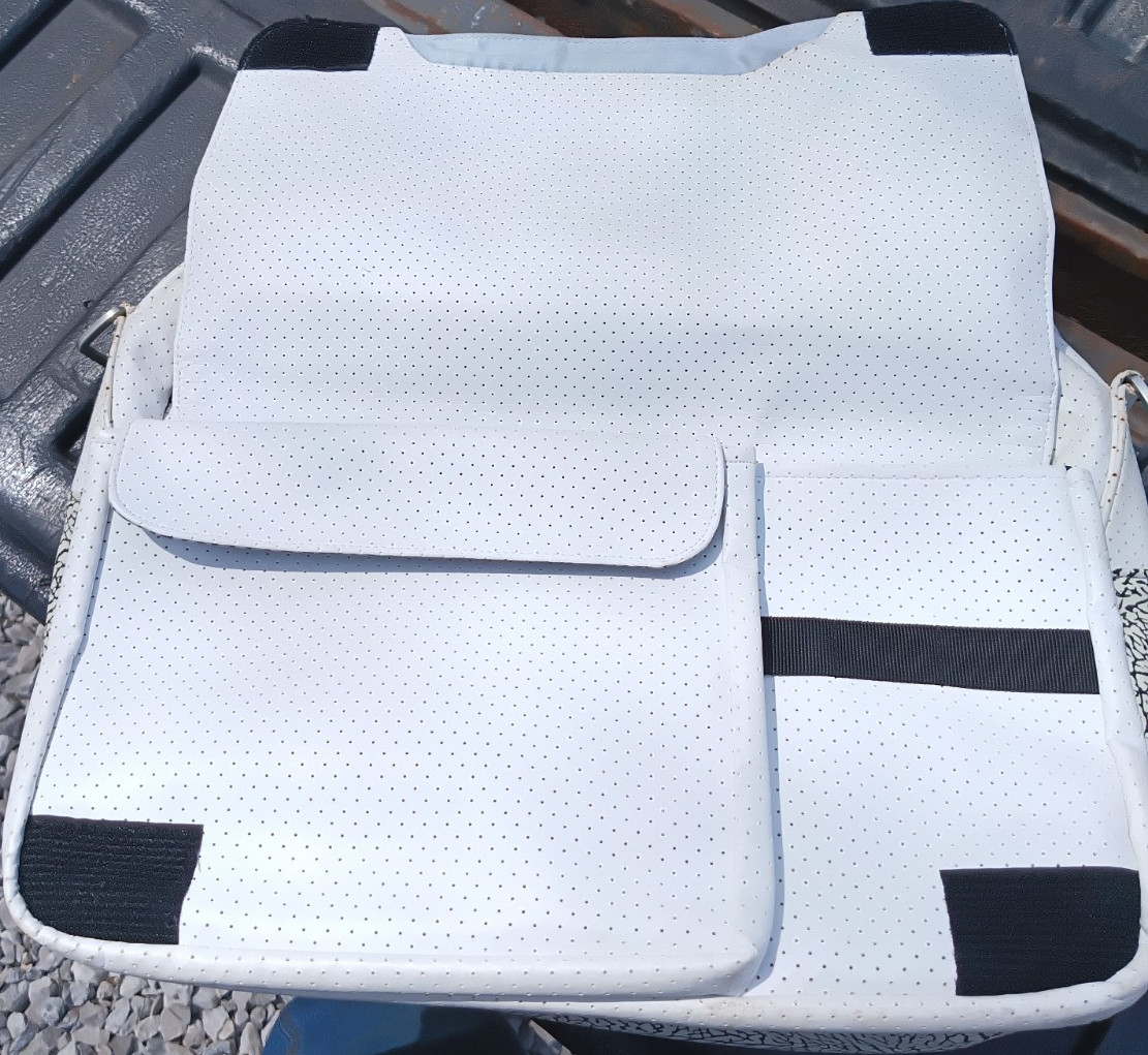 Air Jordan Grip Gym Bag White Black Zipper Leather Accents Adjustable Strap