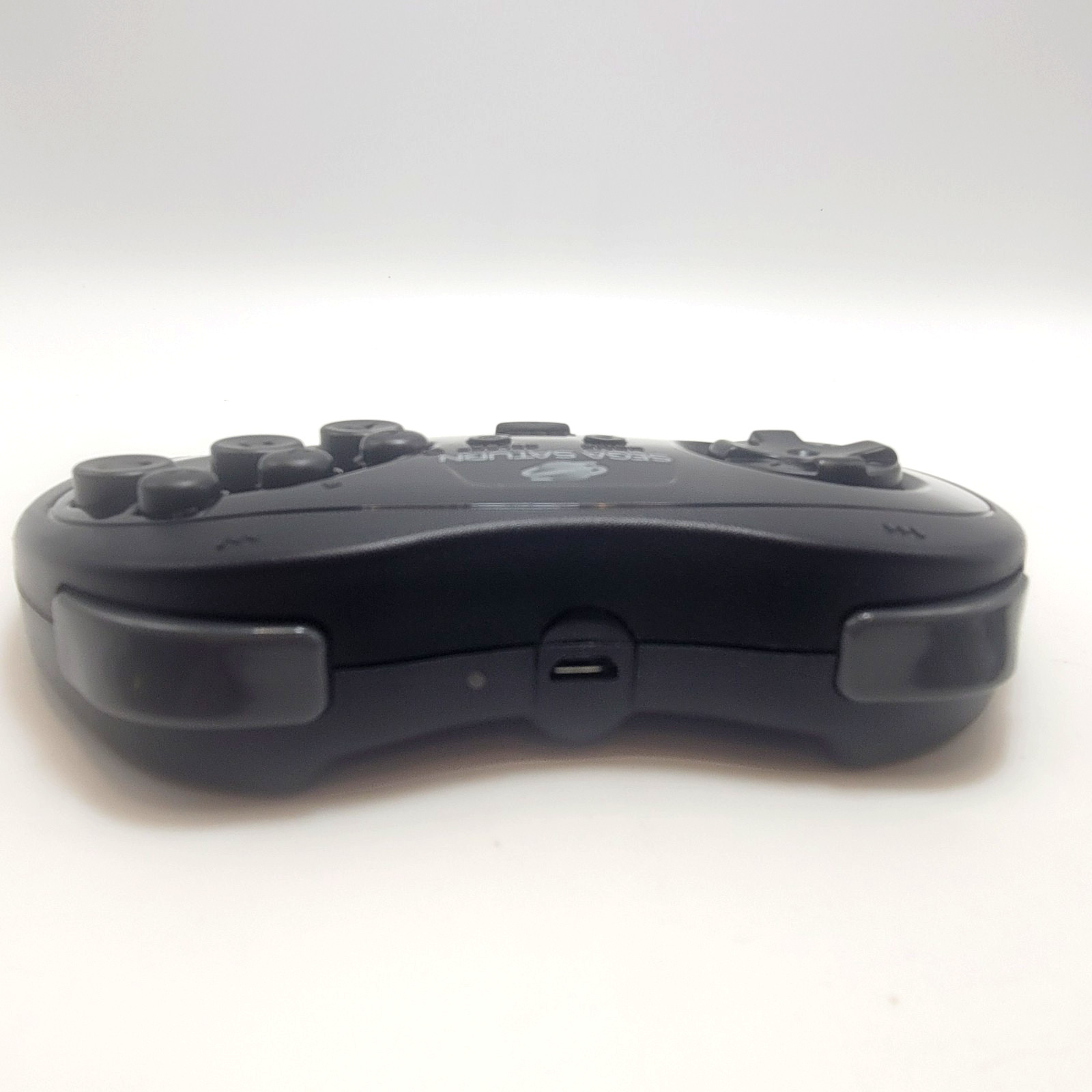 Retro-Bit 2.4GHz V2 Wireless Controller 8-Button Sega Saturn, Genesis Mini Black