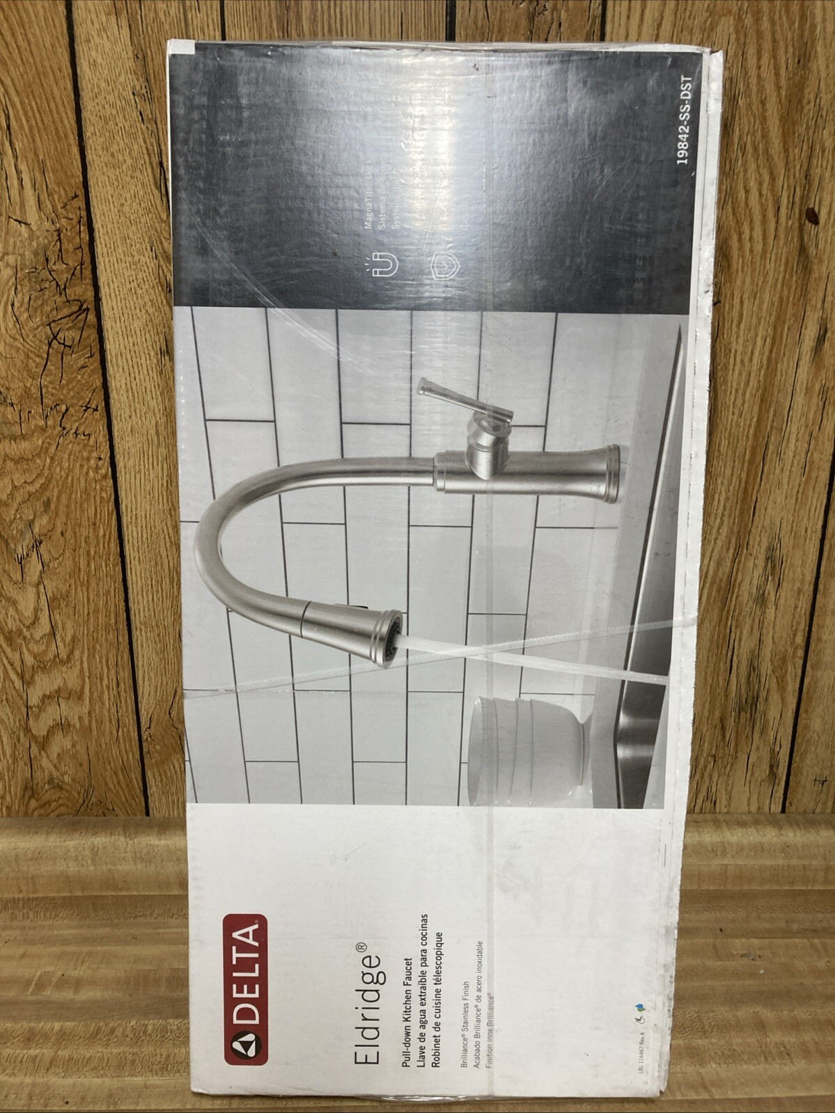DELTA Eldridge 1-Handle Pull Down Sprayer Faucet w/ ShieldSpray in Stainless New